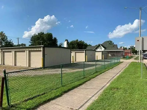 Where U Store It – Poplar St storage facility exterior view
